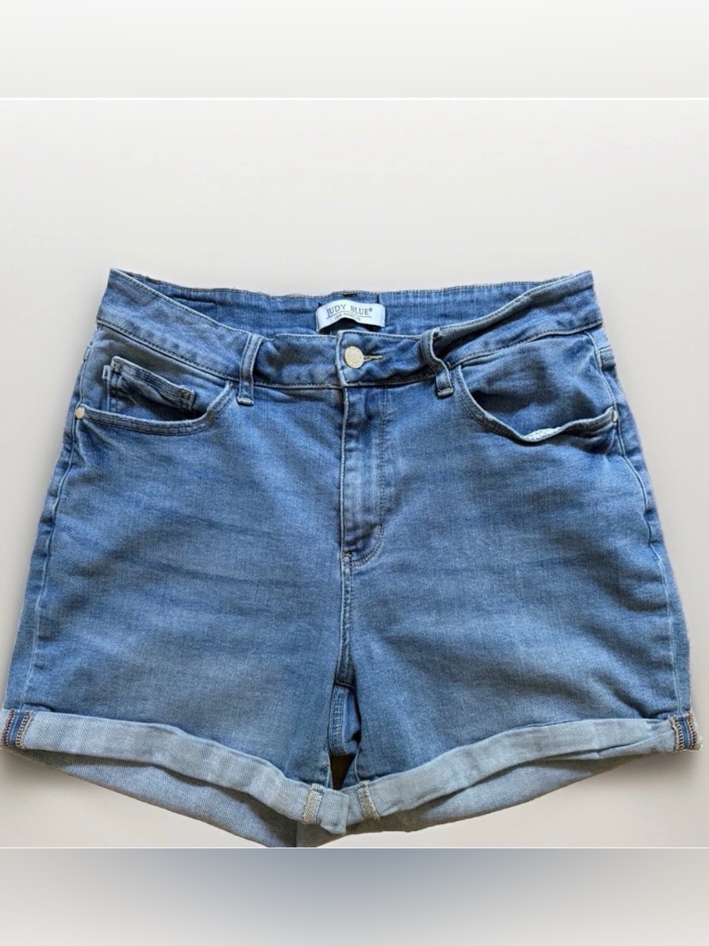 Judy Blue Women's 1XL Shorts High Rise Medium Blue Denim Stretch Cuff